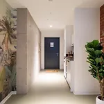 Limehome Maximilian Welsch Str Apart-hotel