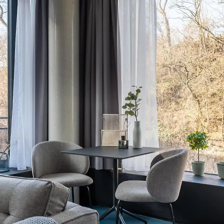 Apart Otel Limehome Maximilian Welsch Str 3*