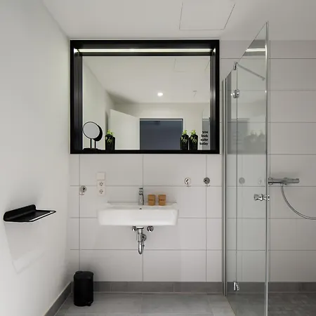 Limehome Maximilian Welsch Str Apart Otel