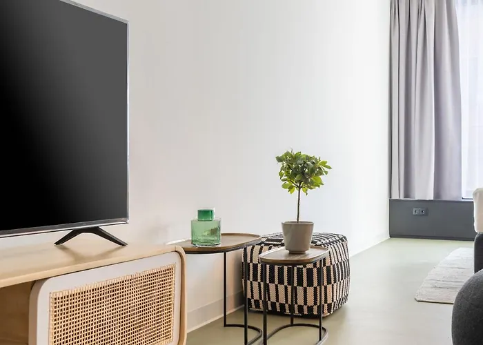 Limehome Maximilian Welsch Str 3*